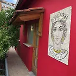 Red Goat Hostel Tirana