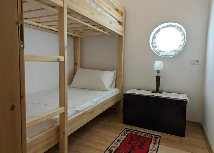 Red Goat Hostel Tirana