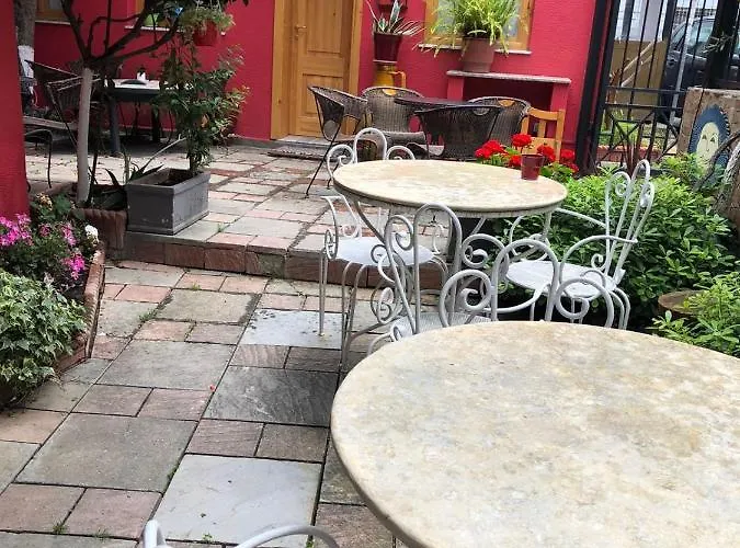 Hostel Red Goat Tirana