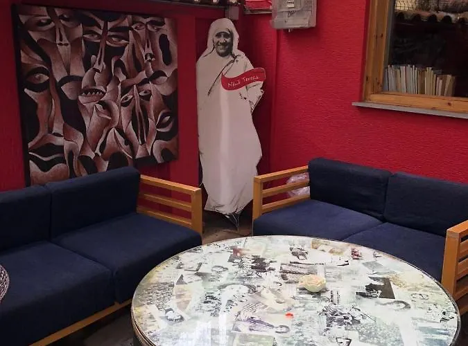 Hostel Red Goat Tirana