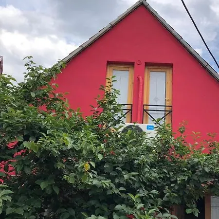 بيت شباب Red Goat