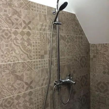 بيت شباب Red Goat