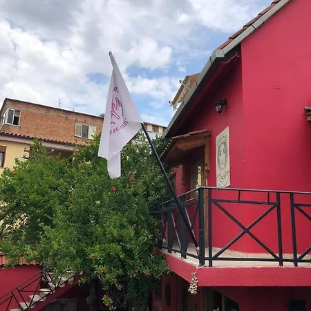 Red Goat * Τίρανα