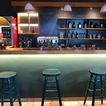 Red Goat بيت شباب *